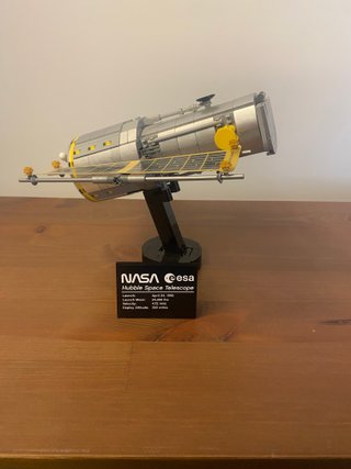 LEGO 10283: NASA Space Shuttle Discovery