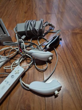 Nintendo Wii + Lote Juegos y Accesorios