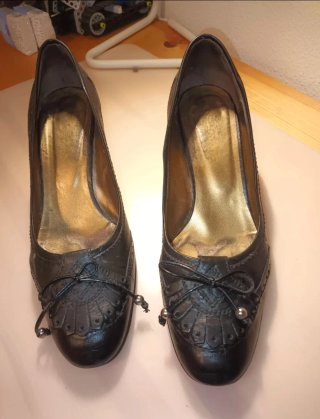 Zapatos de tacón negros para mujer