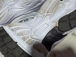 New Balance 530 Plata y Blanco