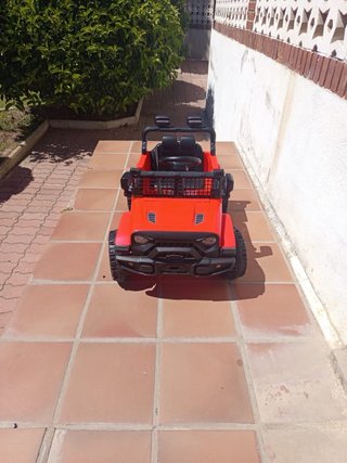 Coche eléctrico infantil Jeep rojo
