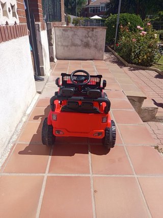 Coche eléctrico infantil Jeep rojo