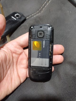 NOKIA 2330 CLASSIC COMPATIBILE CON QUALSIASI OPERATORE