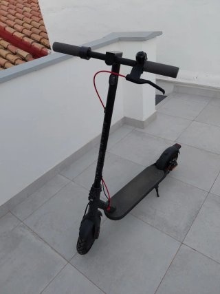 Patinete eléctrico negro Xaomi plegable