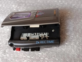 Grabadora Sony Walkman con cinta GoldStar