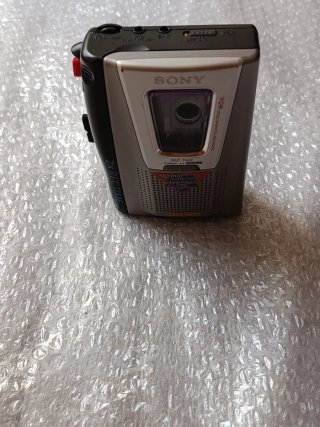 Grabadora Sony Walkman con cinta GoldStar