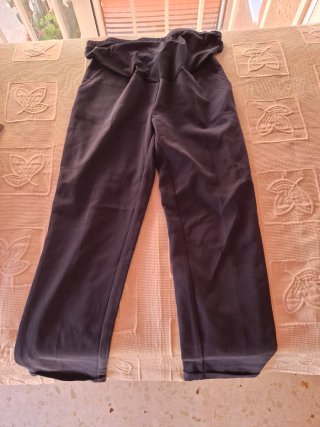 Ropa premamá: vestido, pantalones y camisetas