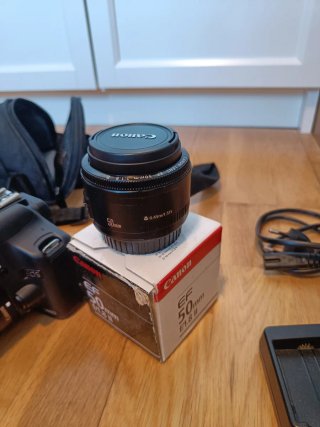 Canon EOS 500D, Objetivos (50mm y 18-55mm), extras