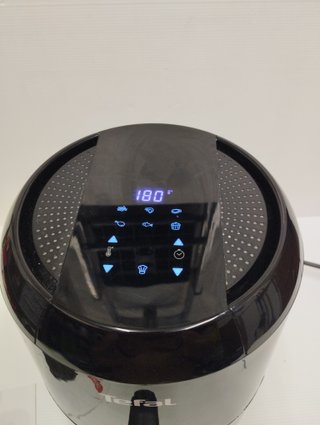 Freidora de aire Tefal pequeña