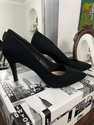 Zapatos de ante negros corte salón