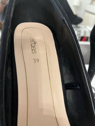 Zapatos de ante negros corte salón
