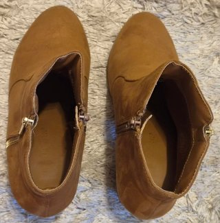 Botines camel tacón Primark talla 38