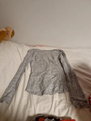 Camiseta Bershka manga larga gris Talla S