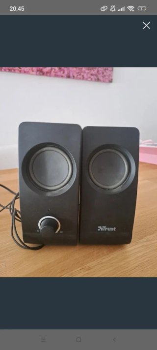 Altavoces Trust, con cable,  negros para pc.