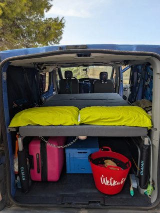Estructura de cama para furgoneta camper