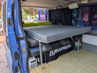 Estructura de cama para furgoneta camper