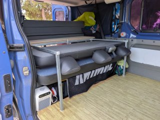 Estructura de cama para furgoneta camper