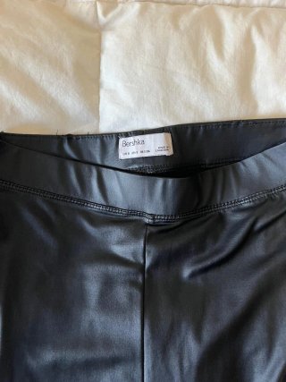 Pantalones elásticos Bershka negros