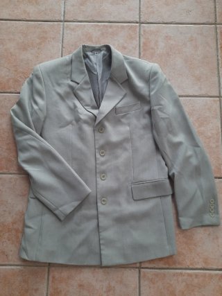 Traje de hombre gris talla M