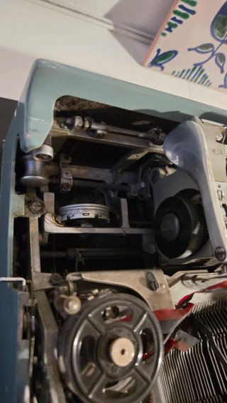 Máquina de escribir Olivetti Studio 44 azul