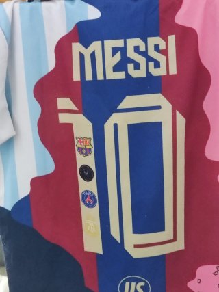 Camiseta Messi talla 10, se puede bajar el precio
