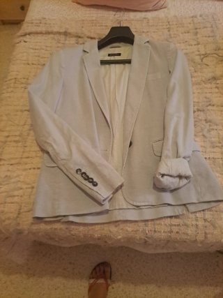 Massimo Dutti: Gabardina Beige y Americana azul.