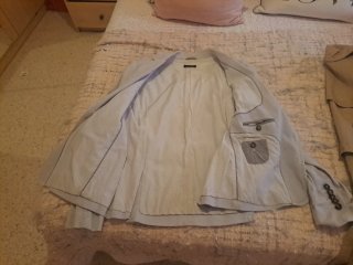Massimo Dutti: Gabardina Beige y Americana azul.