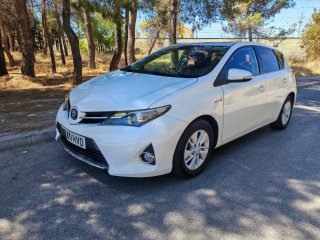 Toyota Auris 2013