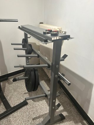 Supporto per bilanciere e dischi da palestra