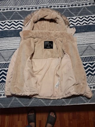 Anorak mujer beige con capucha