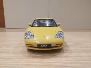 Porsche 911 996 Carrera escala 1:18 Autoart