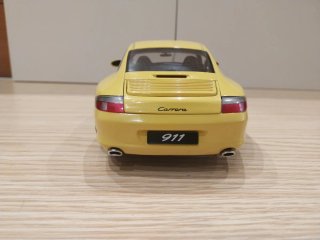 Porsche 911 996 Carrera escala 1:18 Autoart