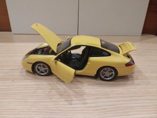 Porsche 911 996 Carrera escala 1:18 Autoart