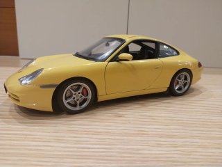 Porsche 911 996 Carrera escala 1:18 Autoart