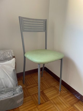 Mesa de cocina y 4 sillas
