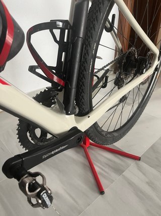 Giant Revolt Advanced 2 Gravel Bike