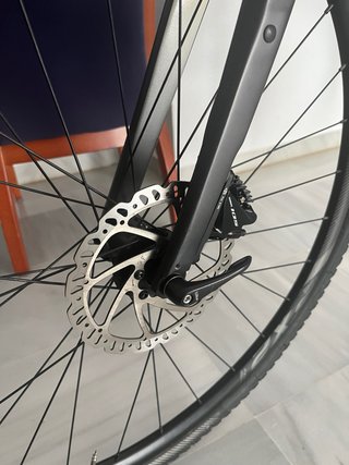 Giant Revolt Advanced 2 Gravel Bike