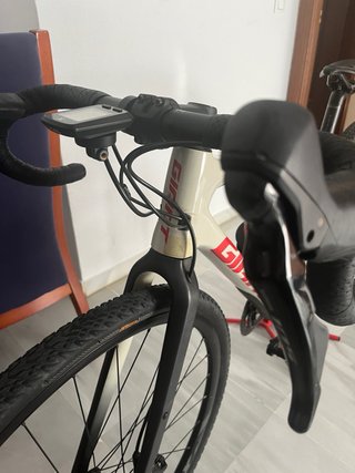 Giant Revolt Advanced 2 Gravel Bike