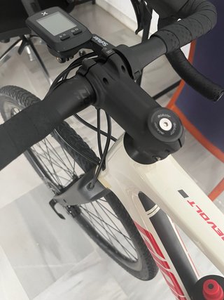 Giant Revolt Advanced 2 Gravel Bike