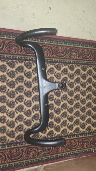 Manillar de carbono para bicicleta de carretera.
