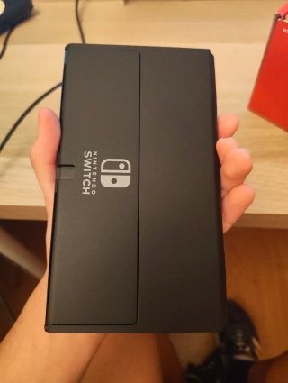 Nintendo Switch OLED (con caja)