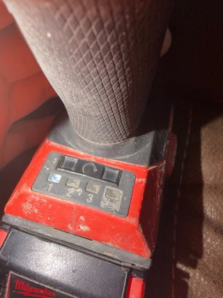 Llave de impacto Milwaukee FUEL M18