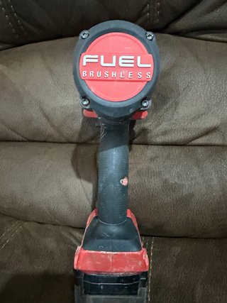 Llave de impacto Milwaukee FUEL M18