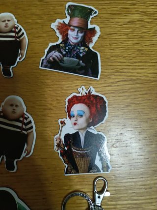 Imanes Alice in Wonderland y llavero