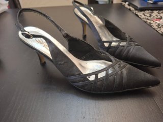 Zapatos de tacón negros para mujer