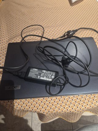 Portátil Acer Negro con Adaptador