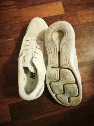Adidas rosas y blancas talla 45
