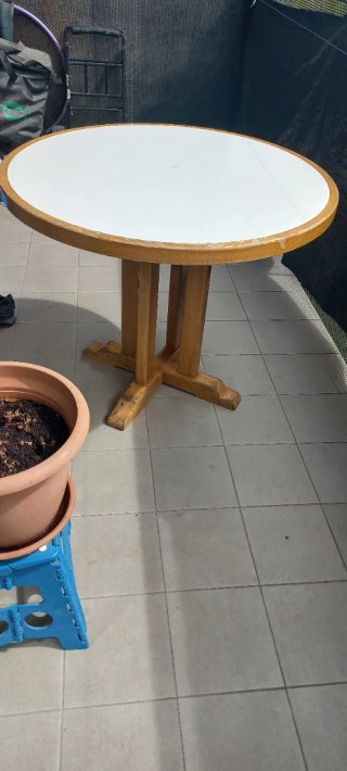 Mesa redonda madera