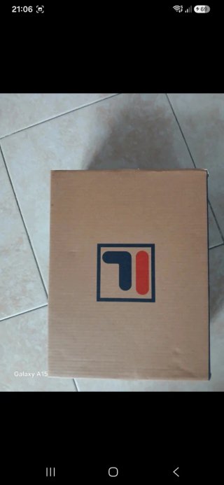 Scarpe Fila nere e bianche