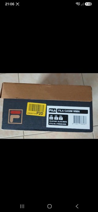 Scarpe Fila nere e bianche